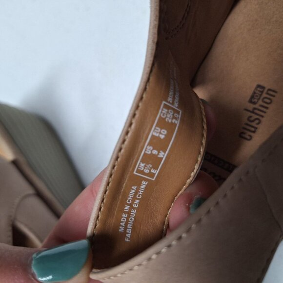 Clarks Soft Cushion Sandal Wedge Shoes Adjustable Straps Womens 9 Wide Beige - Picture 6 of 8